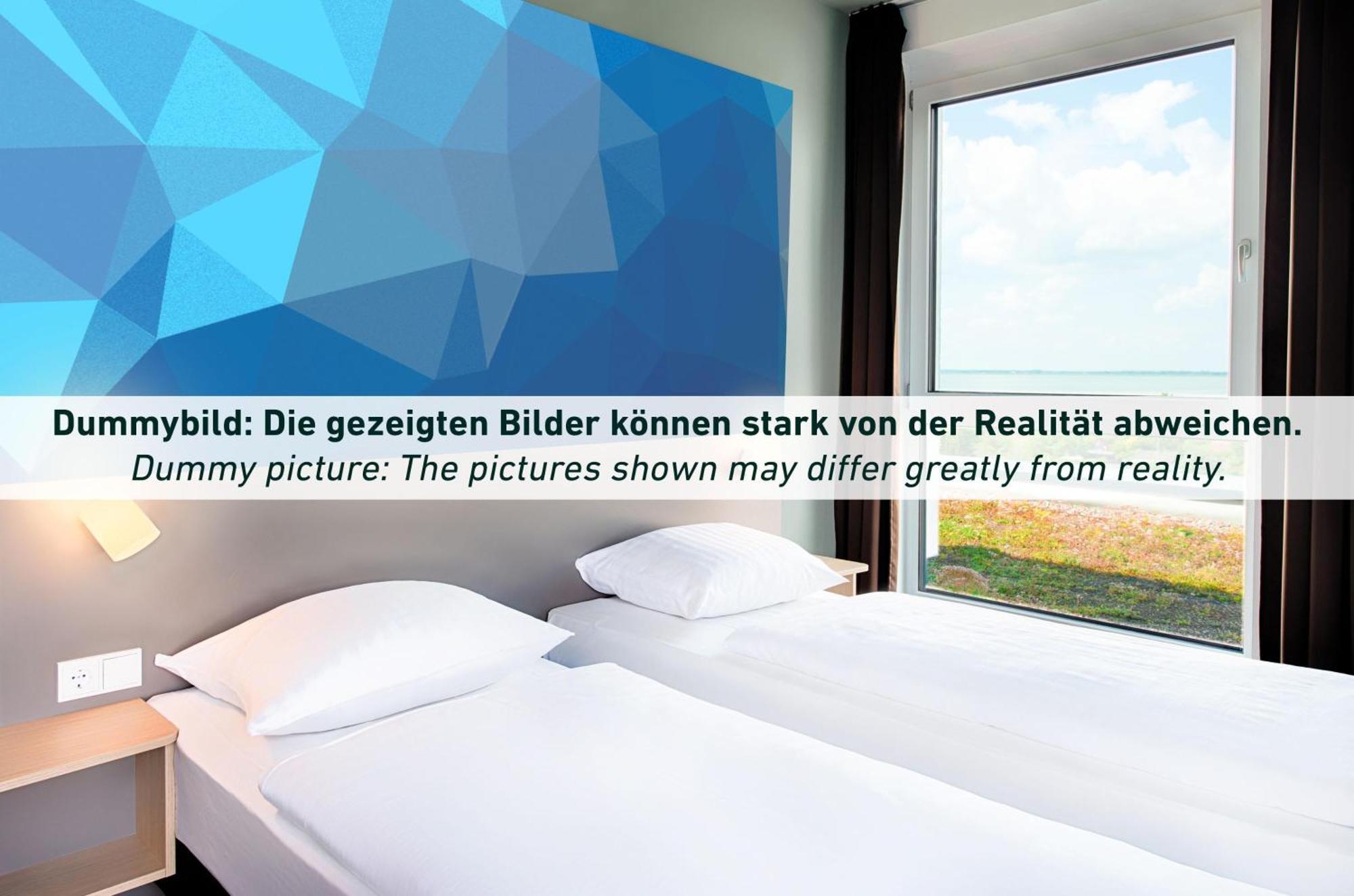 B&B Hotel Wismar Bagian luar foto
